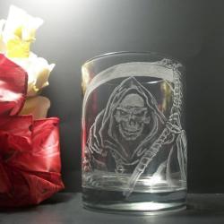 Engraved glass , reaper tumbler , hand engraved 